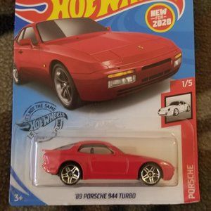 Hot Wheel's '89 Porsche 944 Turbo